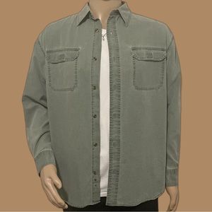 🌍 Magellan Button Down